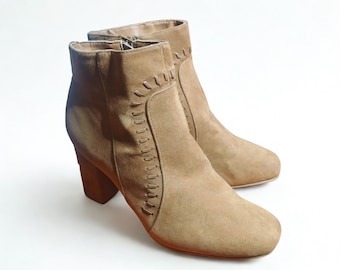 Vintage John Banner Tan Suede Ankle Boots with Bloke Heel size EUR 40