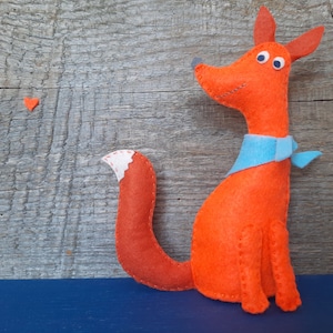 DIY felt fox PDF step by step sewing pattern animal happy fox