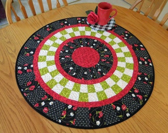 Quilted table runner, Round table topper, Black and Red, Floral, Summer