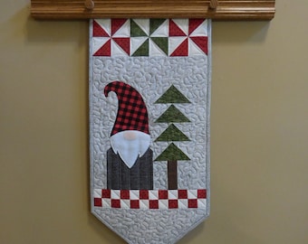 Quilted Gnome Wall Hanging, Tomte Wall art, Scandinavian Christmas Mini Quilt