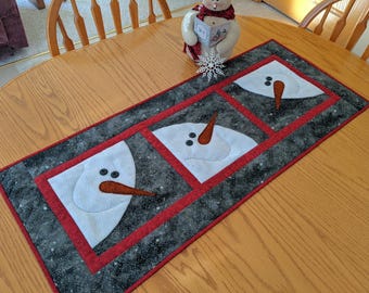 Quilted Snowman Table Runner: Christmas handmade present