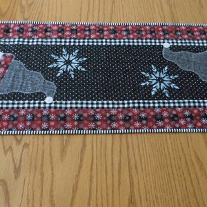 Quilted snowman table runner, Buffalo plaid winter home decor, Snowflakes, Christmas gift, Holiday present image 3