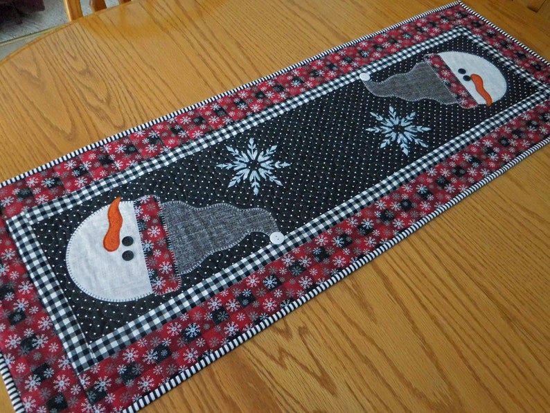 Quilted snowman table runner, Buffalo plaid winter home decor, Snowflakes, Christmas gift, Holiday present image 7
