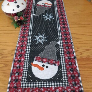 Quilted snowman table runner, Buffalo plaid winter home decor, Snowflakes, Christmas gift, Holiday present image 9