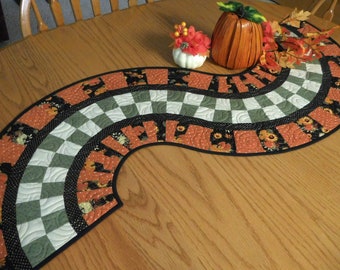 Quilted table runner, Fall pumpkins, Farmhouse Decor, Handmade in USA, Unique shape