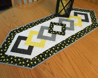 Quilted table runner, Lemon Yellow Fruit, Cottagecore, Farmhouse Decor, Citrus