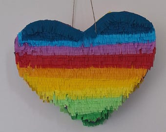 Regenbogen-Herzpinata