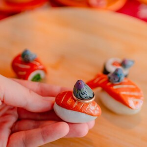 Pigeon on Sushi Ring Holder, Handmade Ring Organizer, Small Bird Desk Decor 4 Centimeters
