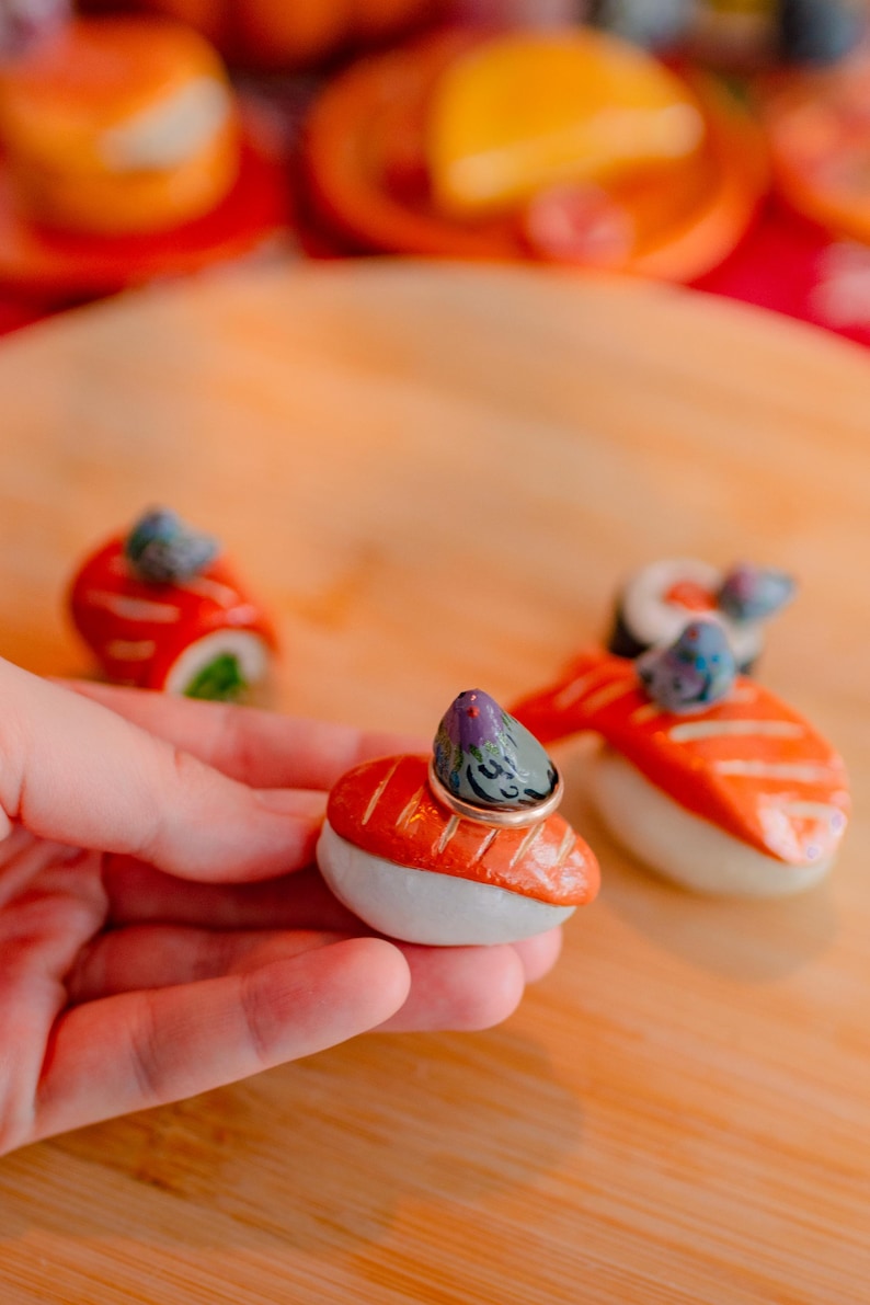 Pigeon on Sushi Ring Holder, Handmade Ring Organizer, Small Bird Desk Decor 4 Centimeters