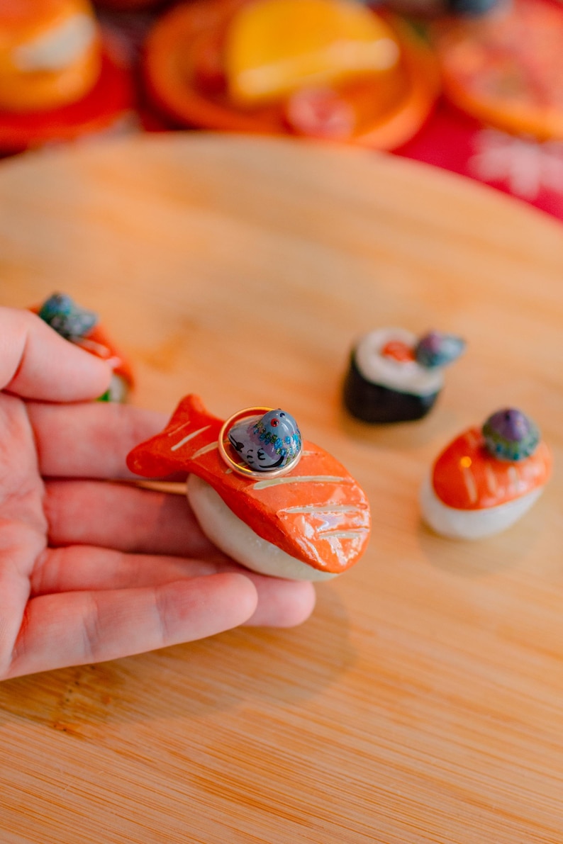 Pigeon on Sushi Ring Holder, Handmade Ring Organizer, Small Bird Desk Decor 6 Centimeters