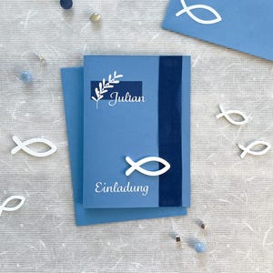 Personalisierte Einladungskarte blau, Leinen|Kommunion,Taufe,Firmung,Konfirmation|handgefertigte Karte|Fisch aus Holz|mit passendem Umschlag