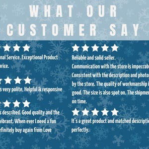 Puede incluir: Un fondo azul con copos de nieve blancos y dos corazones azules. El texto "WHAT OUR CUSTOMER SAY" est&aacute; en la parte superior. Se muestran rese&ntilde;as de clientes con calificaciones por estrellas y comentarios positivos.