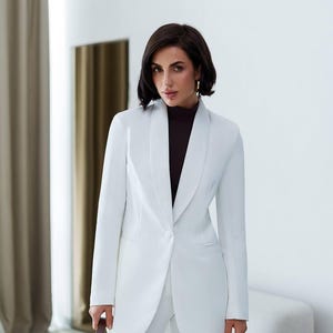 Two-Piece Suit Set: Blazer & Pants. A Classic and Formal Business Suit for Women, Perfect for Office Wear, Casual Elegance or Formal Events