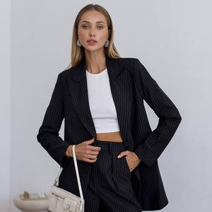 Two-Piece Suit Set: Blazer & Pants. A Classic and Formal Business Suit for Women, Perfect for Office Wear, Casual Elegance or Formal Events