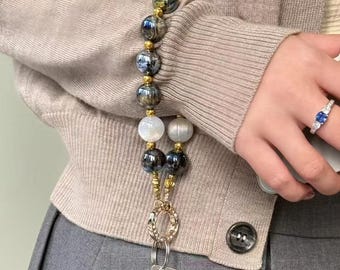 Elegante cadena para teléfono con cuentas radiantes, dije para bolso o llavero de lujo, correa para teléfono inspirada en el arte, accesorio de lujo artesanal, dije brillante