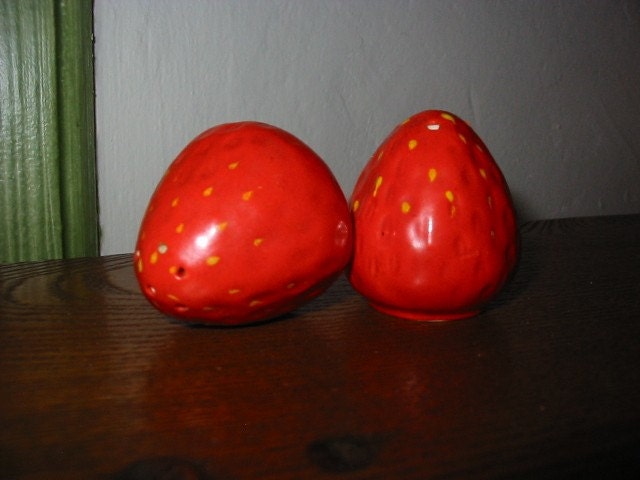 Handpainted Japan Strawberry Vintage Salt and Pepper Shakers - Etsy