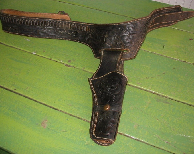 Vintage Mexican Tooled Leather Holster and Gunbelt Old Western