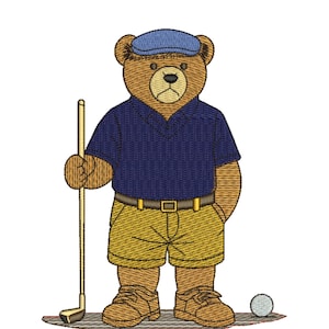 Peut inclure: Un ours brun portant une casquette bleue, un polo bleu, un short jaune et des chaussures brunes tient un club de golf. Une balle de golf blanche est au sol.
