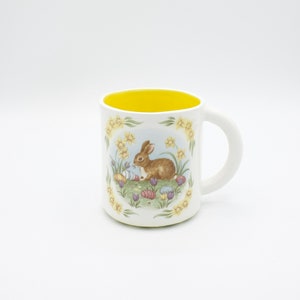 Lapin de Pâques citant des œufs : tasse florale en céramique tasse à thé faite main Adorable idée cadeau de panier de Pâques printanier image 2