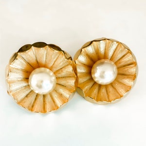 Signed Les Bernard vintage clip on earrings - oversized gold and faux pearl round earrings - Vintage Designer Jewelry