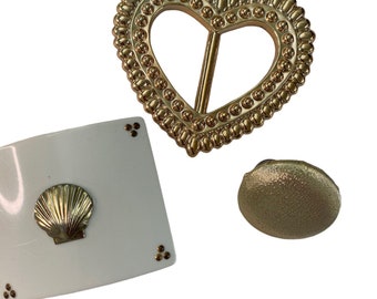 vintage belt buckles for women - Set of 3 Retro plastic buckles from the 70s 80s - gold heart seashell