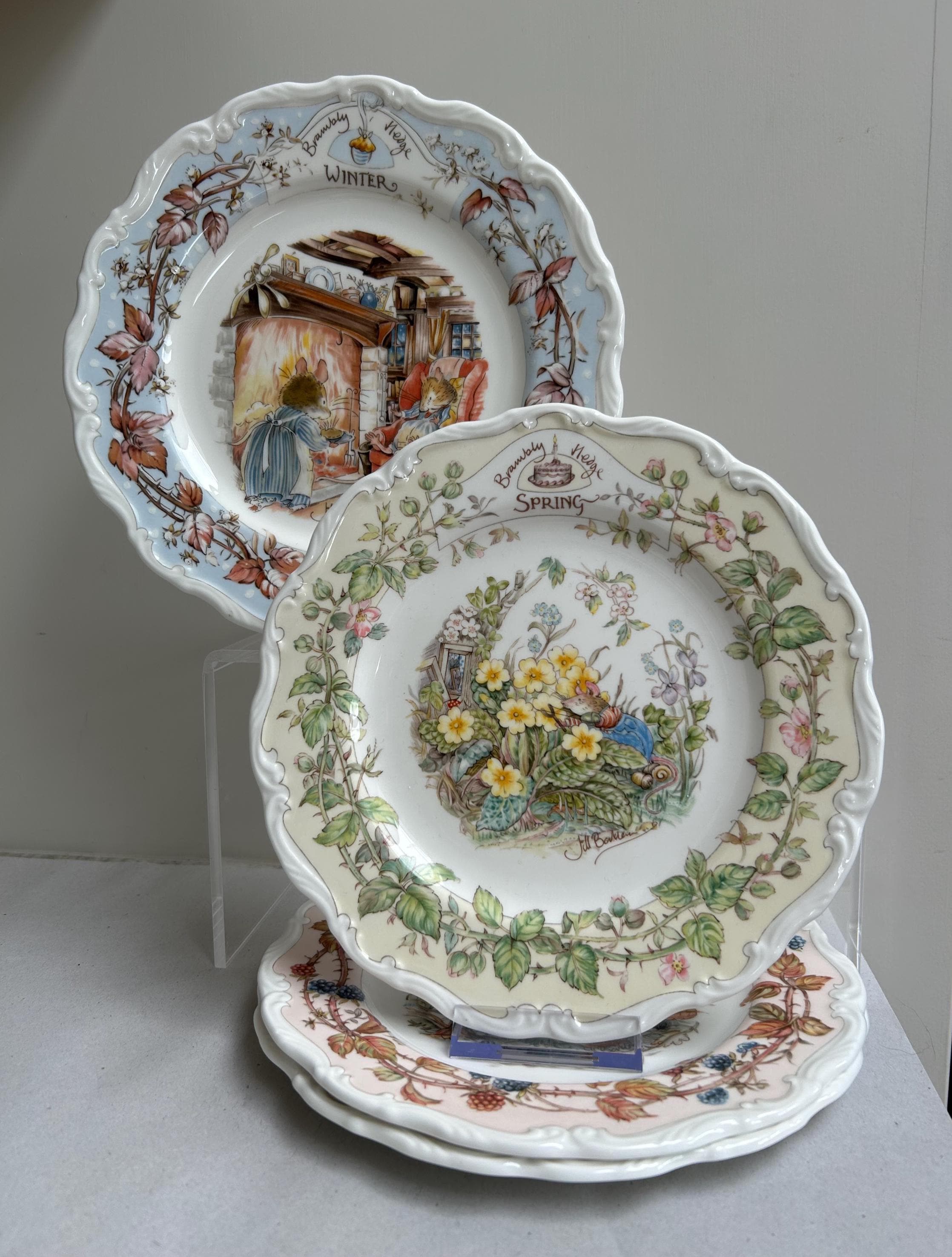 ROYAL DOULTON BRAMBLY Hedge Four Seasons 8