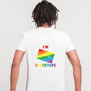Je suis une mixtape SVG, chemise LGBT, drôle de fierté gaie, t-shirt graphique des années 90, cadeau pour les droits des homosexuels, chemise d'allié gay, chemise de fierté, chemise de fierté bisexuelle, drapeau arc-en-ciel