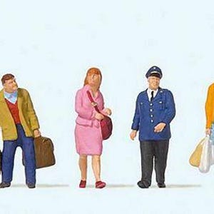 Preiser 10710 HO Scale Travelers at the Platform pkg(6)