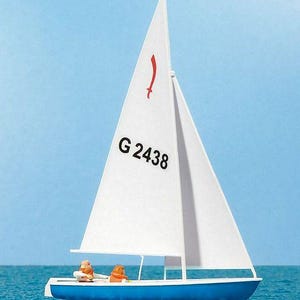 Preiser 10679 HO Scale Korsar Sailboat w/3 Sailors -- Sails Up