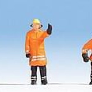 Noch 15022 HO Scale Firefighters w/Ladders -- 5 Figures & 2 Ladders