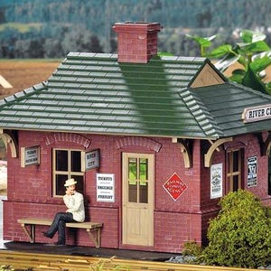Piko 62709 G Scale River City Station Built-Up
