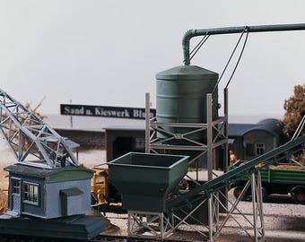 Piko 61125 HO Scale Sand Works Silo & Transport Kit
