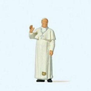 Preiser 28208 HO Scale Individual Figure -- Pope Francis
