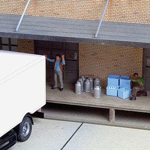 Walthers SceneMaster 949-4136 HO Milk Cans, Bottles & Cases