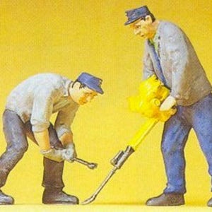 Preiser 45019 G Scale Track Workers w/Tamper & Wrench