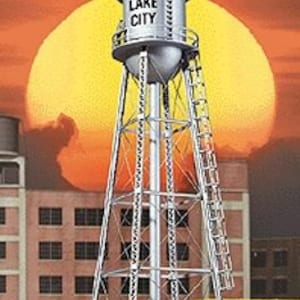 Walthers Cornerstone 2826 HO Scale City Water Tower Silver