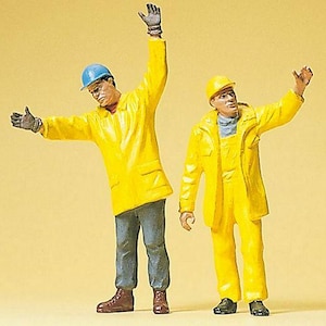 Preiser 45089 G Scale People Working -- Modern Workmen Signaling