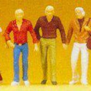 Preiser 74001 1/100 Scale People Walking