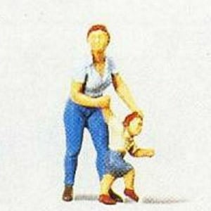 Preiser 28023 HO Scale Individual Figure - Pedestrians -- Mother w/Child