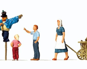 Preiser 10650 HO Scale Putting up the Scarecrow Figure Set
