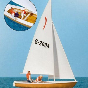 Preiser 10681 HO Scale Korsar Sailboat w/4 Sailors -- Sails Up