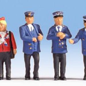 Noch 12900 TT Scale On the Platform w/Sound German Railroad Personnel pkg(6)