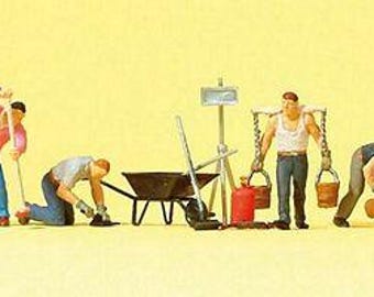 Preiser 10546 HO Scale Working People Road Workers w/Accessories