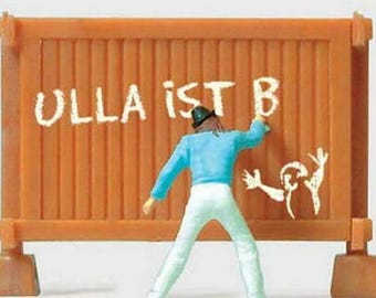 Preiser 28095 HO Scale Individual Figures, Pedestrians Grafitti Artist