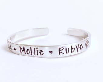 Dog Name Bracelet, Dog Mom, Fur Mom, Dog Memorial, Pet Name, Forever in my Heart, Pawprints, Dog Memory, Fur Baby, New Dog, New Puppy, Doggy