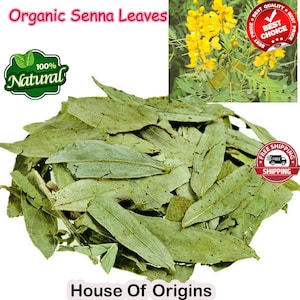 Pode incluir: Um monte de folhas de sena secas verdes, um remédio herbal natural. A imagem também inclui um rótulo que diz "100% natural" e um selo que diz "Frete grátis".