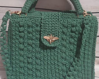Description of a crocheted bag