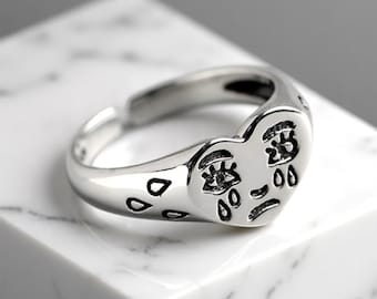 Gothic Crying Face Heart Ring for Men Women – Retro Silver Open Band, Punk Statement Jewelry, Adjustable Unisex Accessory, Gift Idea