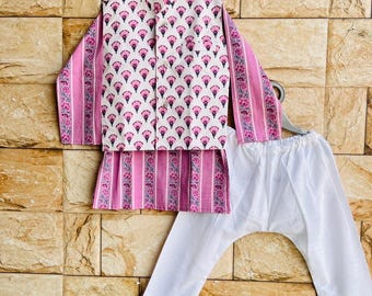 男の子用クルタセット（ウエストコート付き）、ネールジャケット、パキスタンのクルタパジャマ（男の子用）、幼児用ウェディングドレス、キッズコットンクルタ（兄弟用セット）