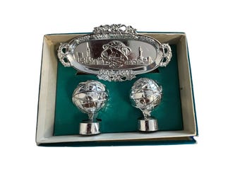 Juego de salero y pimentero Unisphere de 1961, fabricado por U.S. Steel en la Feria Mundial, estilo MCM, hecho en Japón.